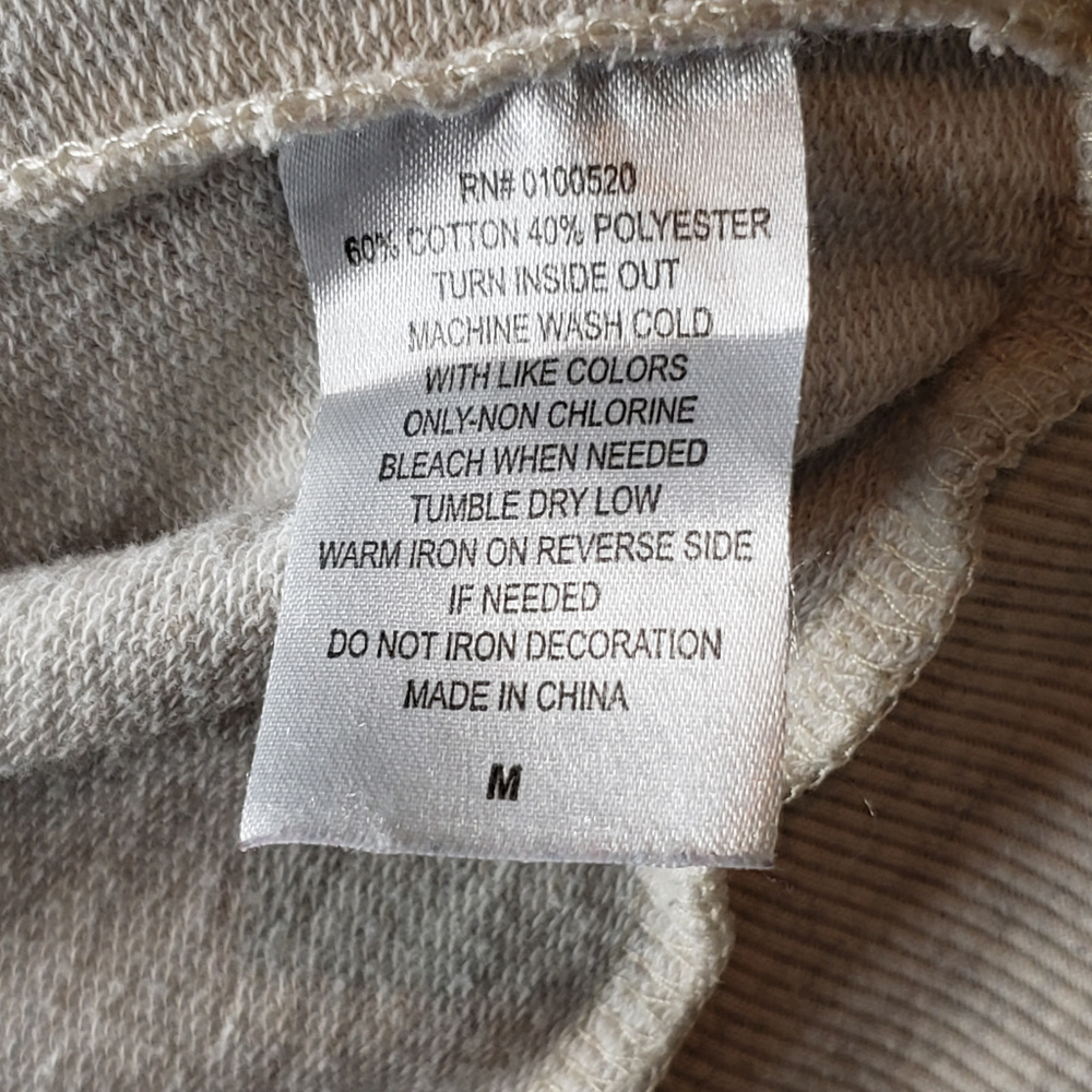 Hello Kitty lightweight gray '76 sweatshirt top - Picture 4 of 4